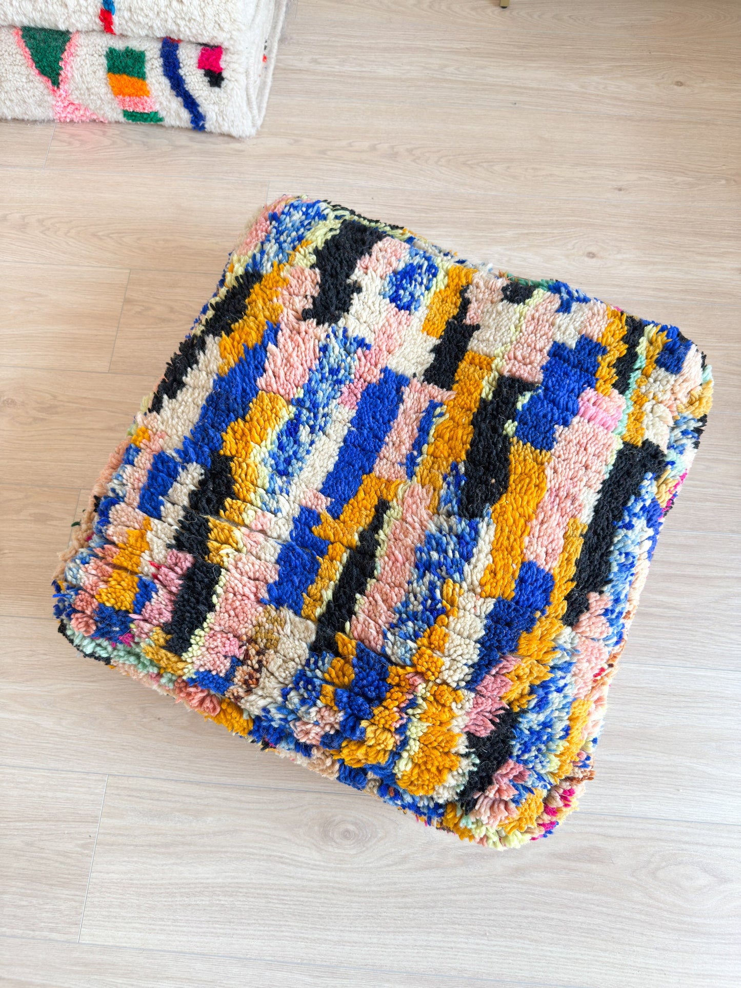 Moroccan pouf, colorful Berber pouf - 60 x 60 cm - n°59
